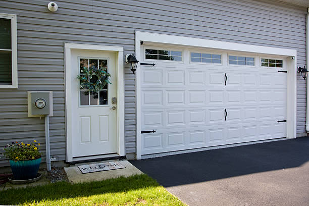 24/7 Emergency Garage Door Panel Replacement experts in Wausau, WI